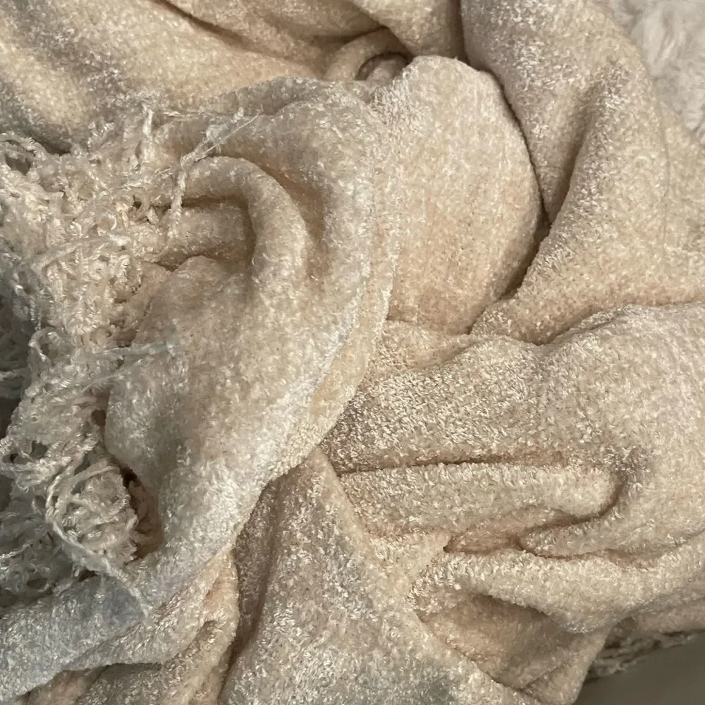 N/A white chenille